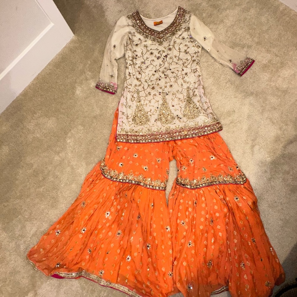 Fancy Pakistani Gharara Kameez Mehndi - Picture 3 of 7